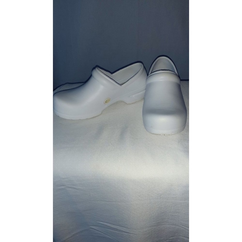 clogs - Picture 2 of 9